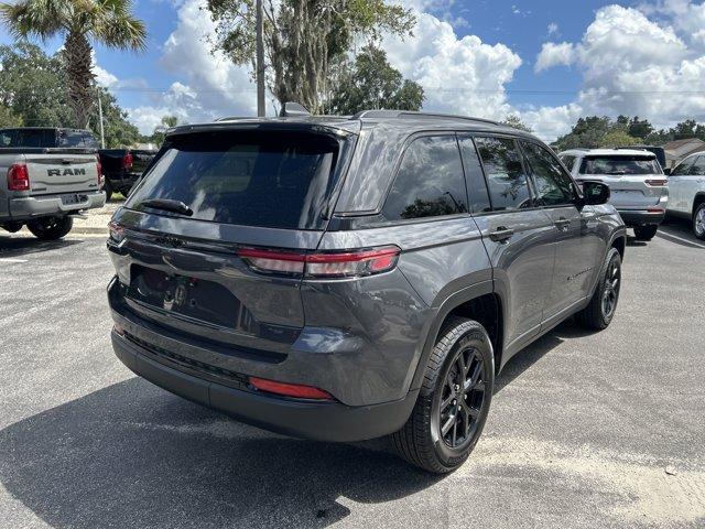 new 2025 Jeep Grand Cherokee car, priced at $40,704