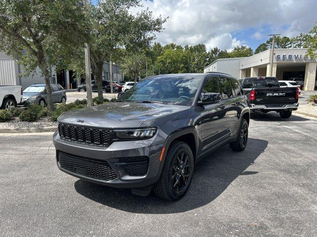 new 2025 Jeep Grand Cherokee car, priced at $40,704