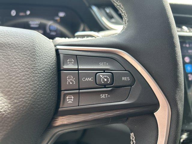 new 2025 Jeep Grand Cherokee car, priced at $40,704