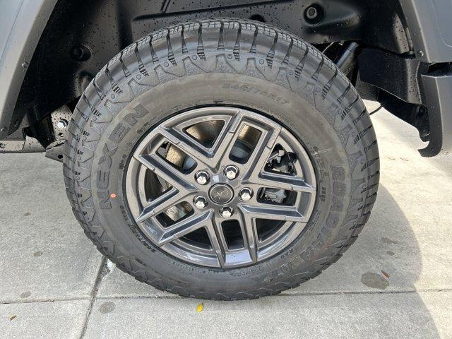 new 2025 Jeep Wrangler car, priced at $52,621