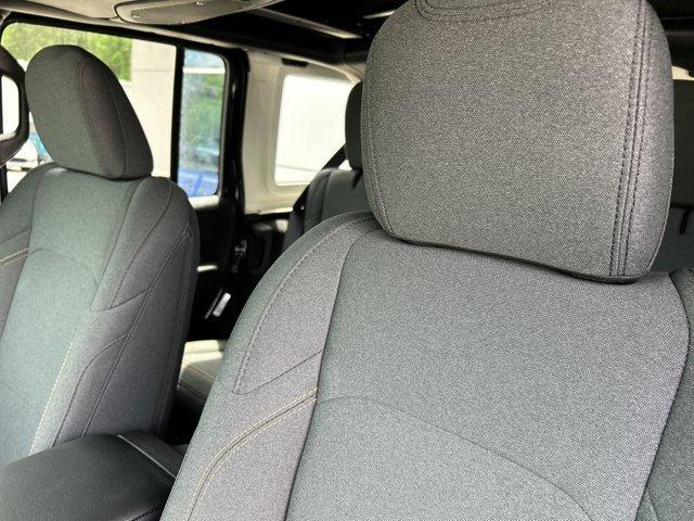 new 2025 Jeep Wrangler car, priced at $52,621