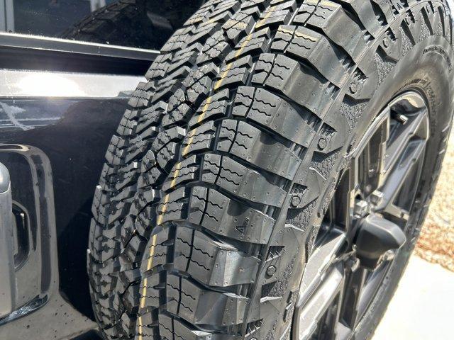 new 2025 Jeep Wrangler car, priced at $52,621