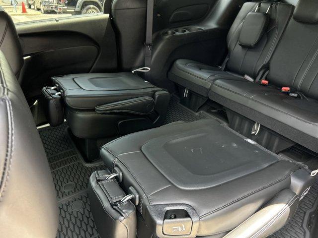 new 2025 Chrysler Pacifica car, priced at $43,567