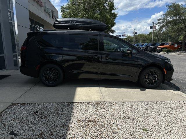 new 2025 Chrysler Pacifica car, priced at $43,567
