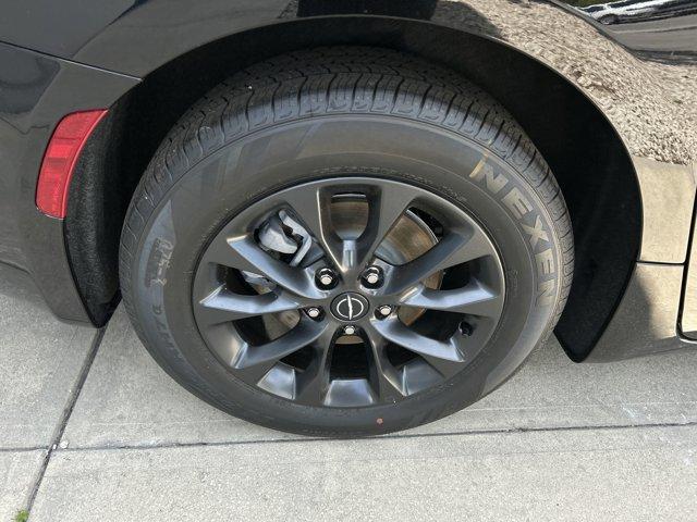 new 2025 Chrysler Pacifica car, priced at $43,567