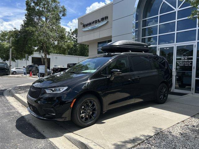 new 2025 Chrysler Pacifica car, priced at $43,567