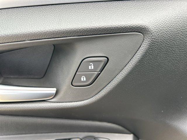 new 2025 Buick Envista car, priced at $26,285