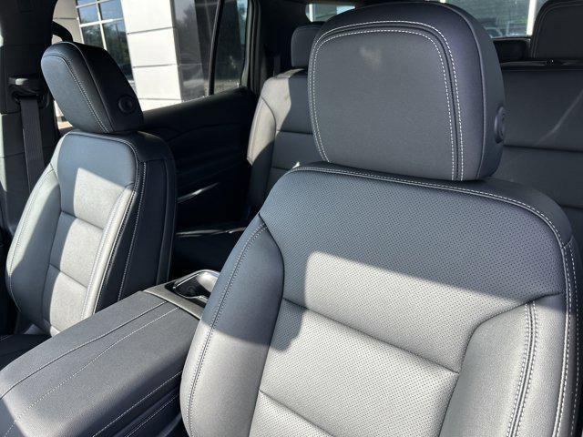 new 2025 Chevrolet Traverse car, priced at $43,847