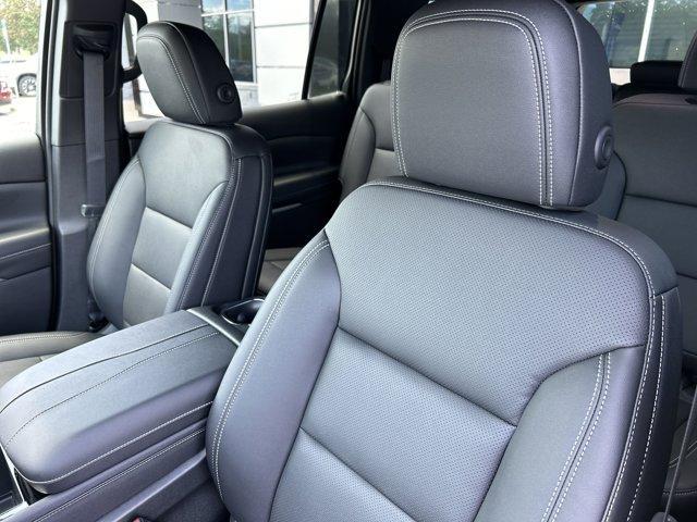 new 2026 Chevrolet Traverse car, priced at $44,575