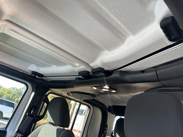 used 2022 Jeep Gladiator car, priced at $34,891