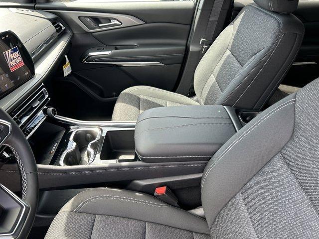 new 2025 Chevrolet Traverse car, priced at $40,445
