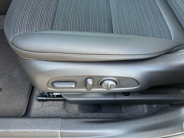 new 2025 Buick Envista car, priced at $24,142