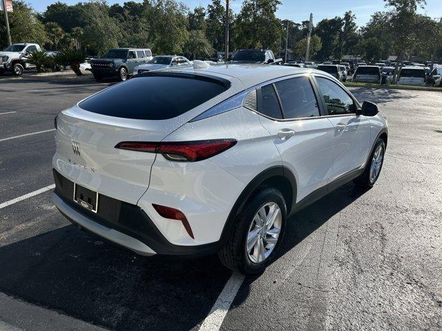 new 2025 Buick Envista car, priced at $24,142