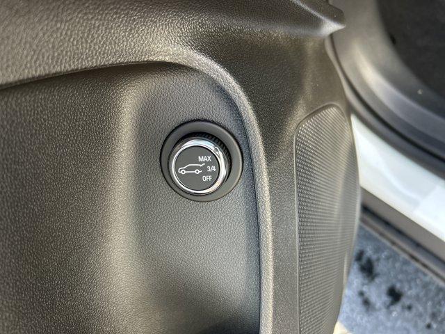 new 2025 Buick Envista car, priced at $24,142