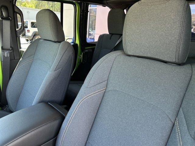 new 2025 Jeep Wrangler car, priced at $40,863