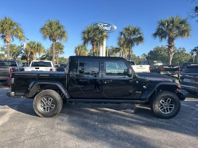 new 2025 Jeep Gladiator car, priced at $59,924