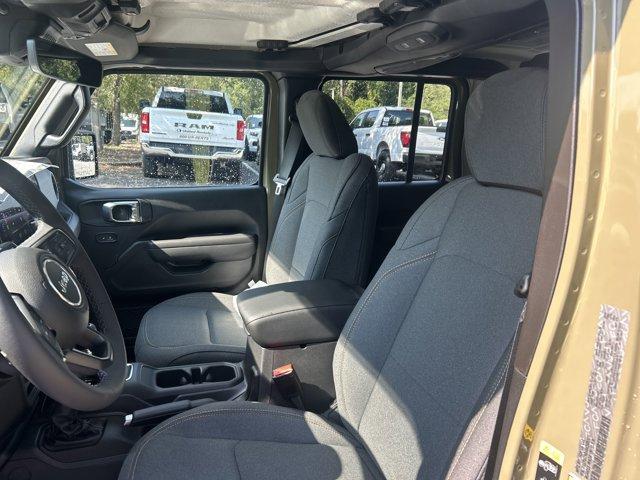 new 2025 Jeep Gladiator car, priced at $49,200