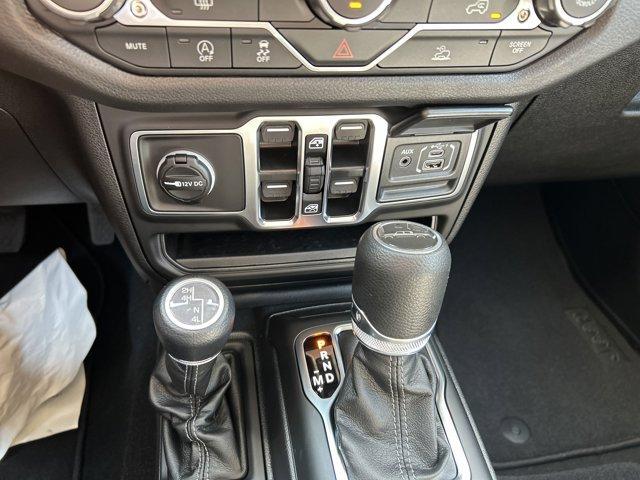 new 2025 Jeep Gladiator car, priced at $49,200