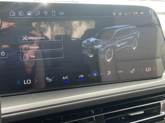 new 2025 Chevrolet Traverse car, priced at $41,062