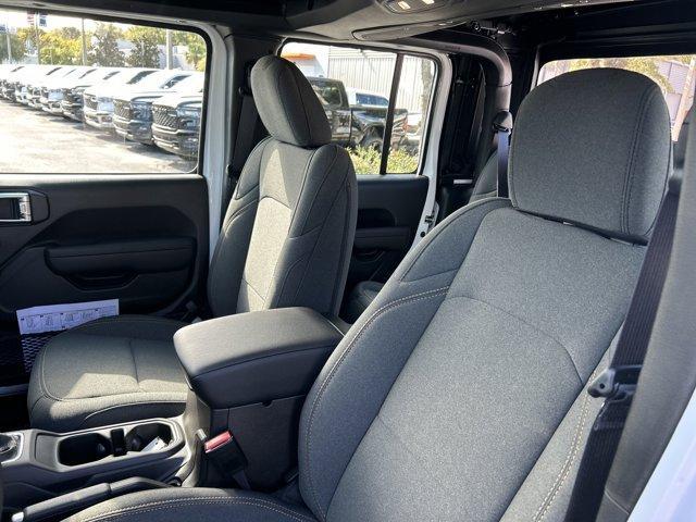 new 2025 Jeep Gladiator car, priced at $37,960