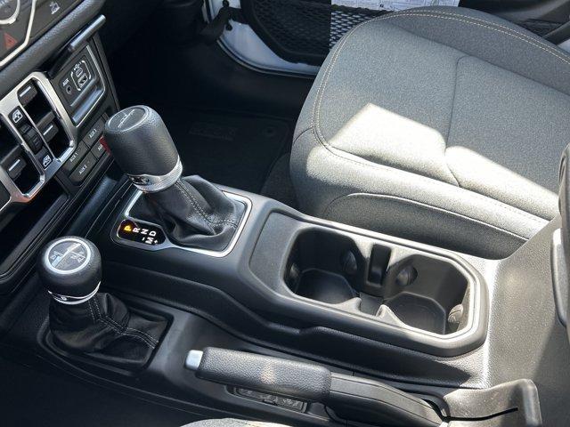 new 2025 Jeep Gladiator car, priced at $37,960