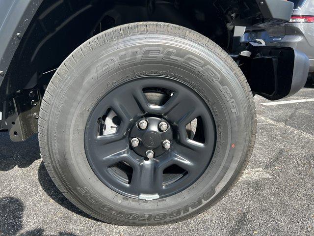 new 2025 Jeep Gladiator car, priced at $37,960