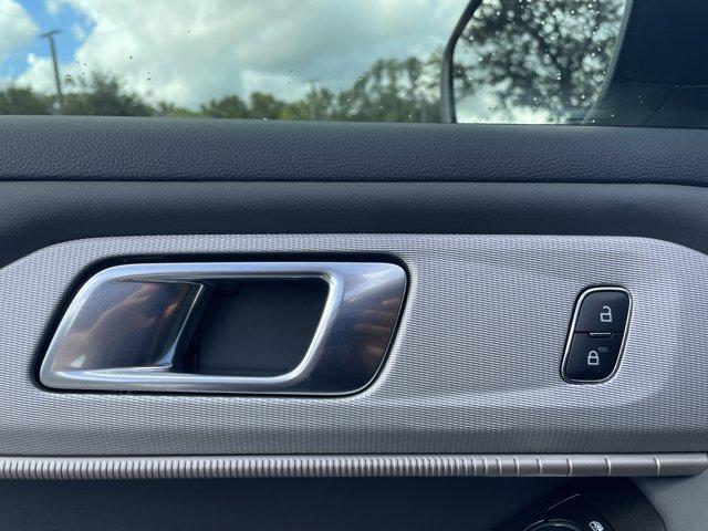 new 2025 Ford Explorer car, priced at $38,345
