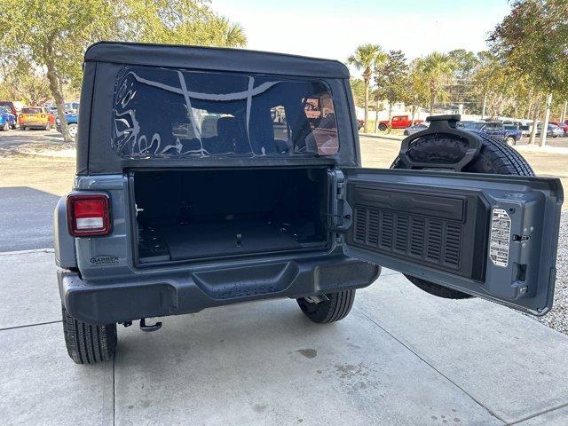new 2025 Jeep Wrangler car, priced at $40,757