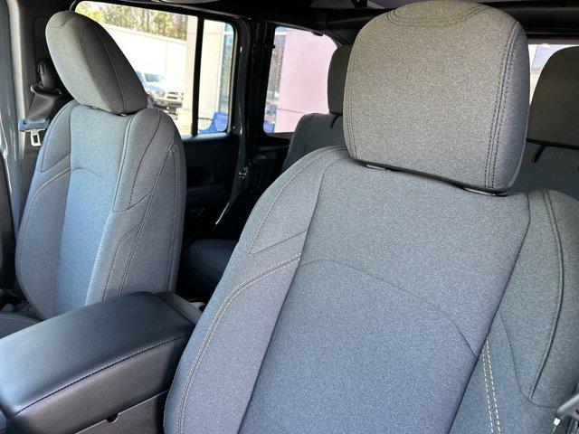 new 2025 Jeep Wrangler car, priced at $40,757