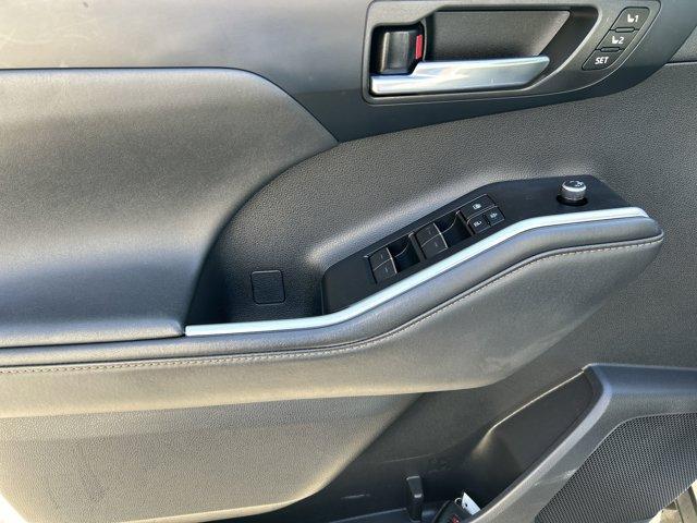 used 2022 Toyota Highlander Hybrid car, priced at $39,310