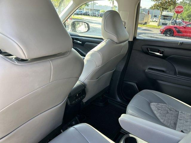 used 2022 Toyota Highlander Hybrid car, priced at $39,310