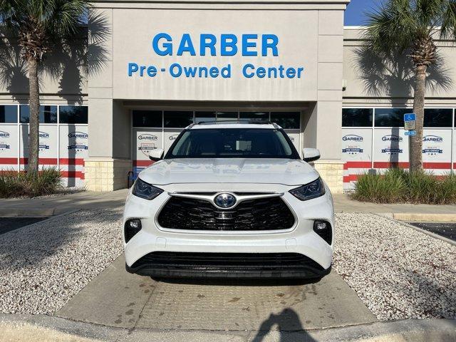 used 2022 Toyota Highlander Hybrid car, priced at $39,310