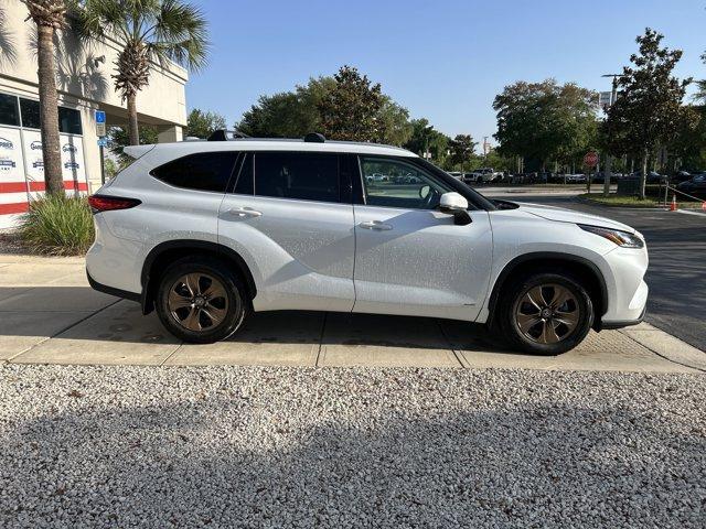 used 2022 Toyota Highlander Hybrid car, priced at $39,310