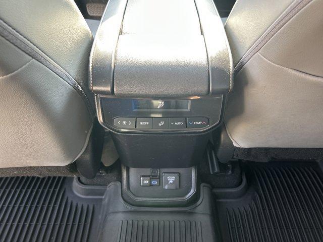 used 2022 Toyota Highlander Hybrid car, priced at $39,310
