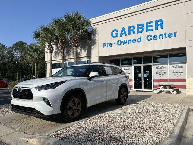used 2022 Toyota Highlander Hybrid car, priced at $39,310