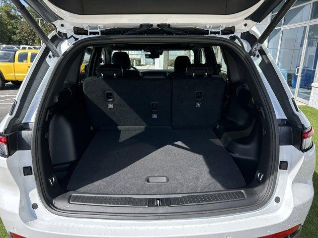new 2025 Jeep Grand Cherokee car, priced at $46,350