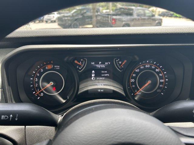 new 2025 Jeep Wrangler car, priced at $40,454