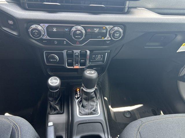 new 2025 Jeep Wrangler car, priced at $40,454