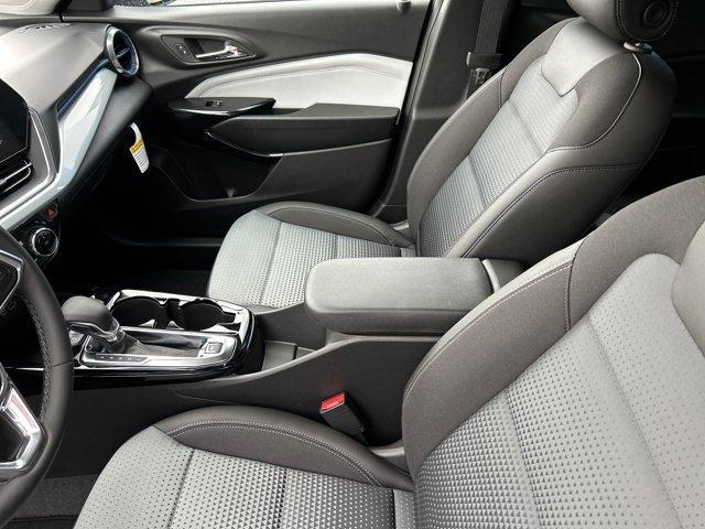 new 2025 Chevrolet Trax car, priced at $23,456