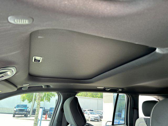 new 2025 Jeep Grand Cherokee car, priced at $38,403