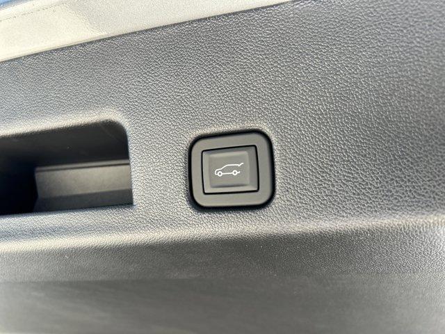 new 2026 Chevrolet Traverse car, priced at $46,472