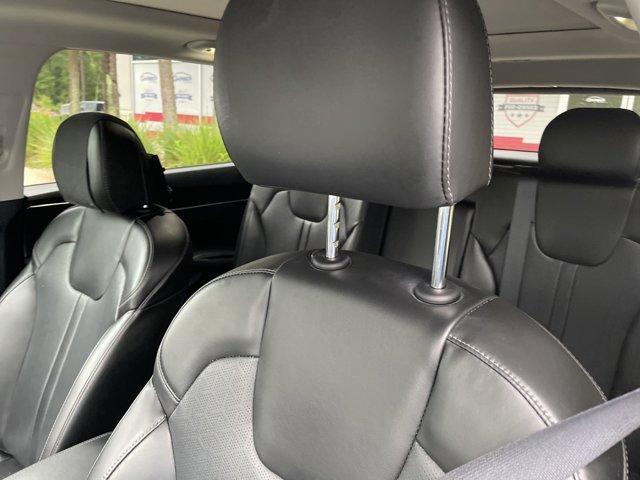used 2021 Kia Sorento car, priced at $21,177