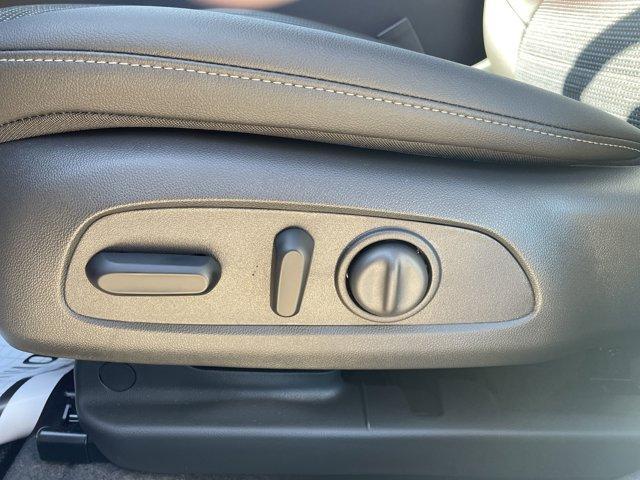 new 2025 Buick Envista car, priced at $25,686