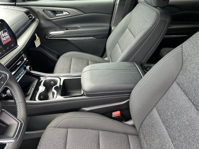 new 2025 Chevrolet Traverse car, priced at $40,957
