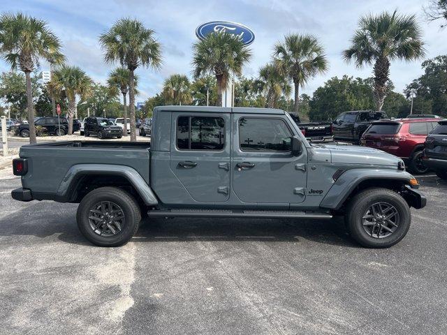 new 2025 Jeep Gladiator car, priced at $46,566