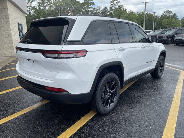 new 2025 Jeep Grand Cherokee car, priced at $37,545