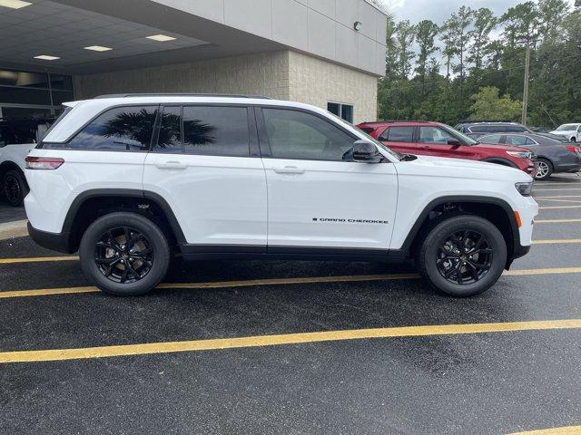 new 2025 Jeep Grand Cherokee car, priced at $37,545