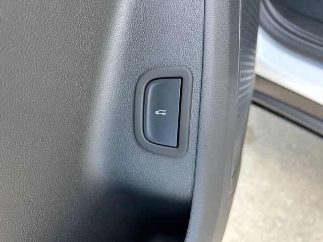 new 2026 Chevrolet Traverse car, priced at $44,575