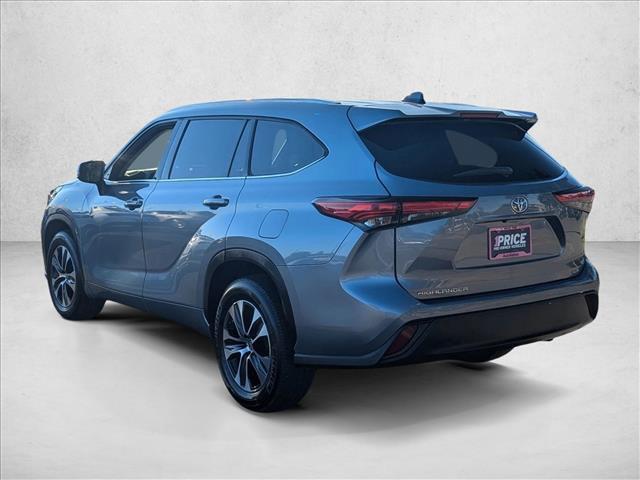 used 2021 Toyota Highlander car, priced at $27,999