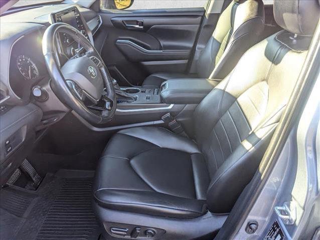 used 2021 Toyota Highlander car, priced at $27,999